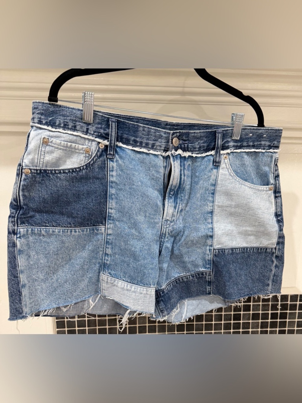 GAP 4 inch low stride Patchwork Denim Women's Shorts - Light & Dark Blue